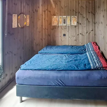4 Bedroom Lovely In Dolemo