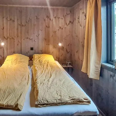 Holiday home 4 Bedroom Lovely In Dolemo *