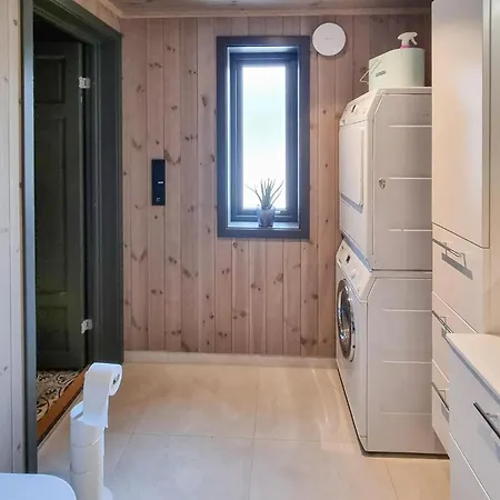 Semesterbostad Beautiful In Dolemo Austena