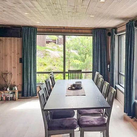 4 Bedroom Lovely Home In Dolemo * Austena